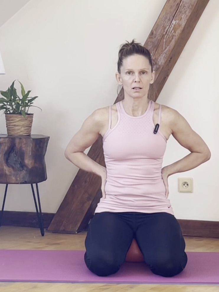 Vnímej své tělo se Zuzkou Bičíkovou.

Pevné pánevní dno zaručí správné držení těla.