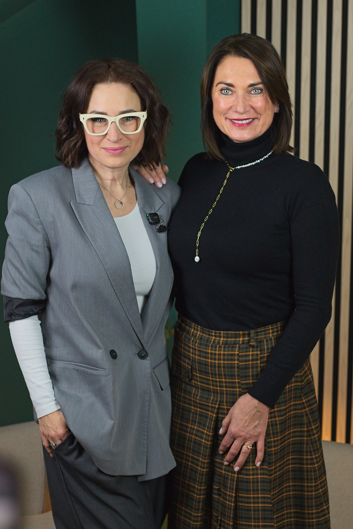 Linda Havlíček Skarlandtová - "Život mě naučil pokoře. A také tomu, jak doprovázet lidi na konci jejich cesty."
Odešla z divadelního světa, z oblasti strategie komunikace a věnuje se paliativní péči. Začala spolupracovat se Sanitkou splněných snů.